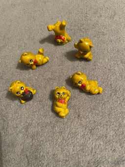 Sbírka připínátek, figurek a odznaků - 7