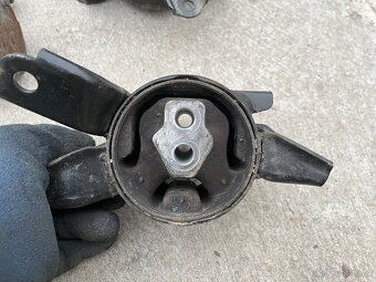 Hyundai / Kia 1.6 CRDI alternátor, startér, silentbloky - 7