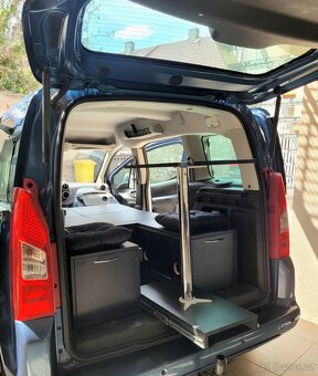 obytná vestavba Pick-up MPV spací vestavba - 7