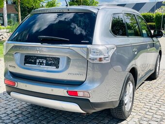 Mitsubishi Outlander 2.2Di-D 110KW 4x4 AUT SENZORY SERVISKA - 7