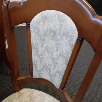 Jídelní oválný stůl, rozkládací a 4 židle - 7