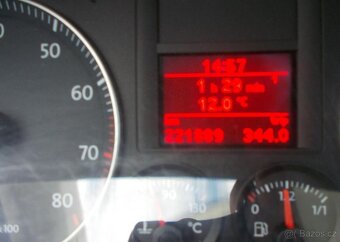 Volkswagen Golf 1,6 75 kw perf. stav benzín manuál 75 kw - 7