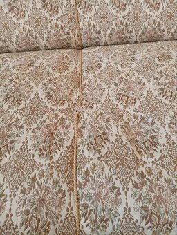 Pohovka a dve křesla - 7