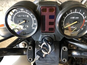 Suzuki GSX 400 E - 7