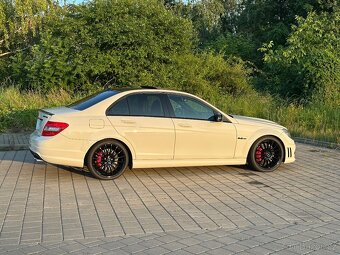 Mercedes C63 AMG 6,2 V8 samosvor - 7