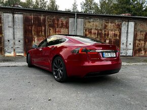 Tesla Model S - 7