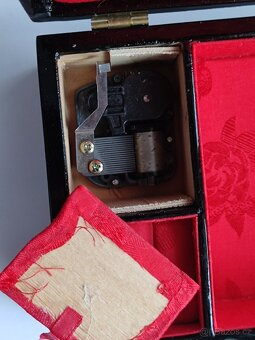 Stará hrací šperkovnice na zámek, poštovné 69.- - 7