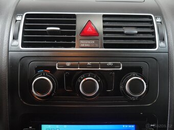 Volkswagen Touran 1.6 TDi ,  77 kW nafta, 2012 - 7