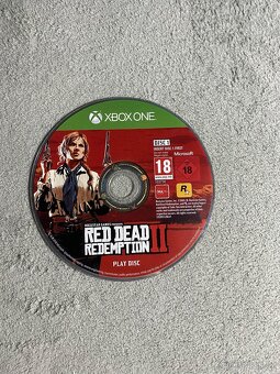 Xbox One X 1TB + 2 ovladače + 3 hry na disku + top hry v sys - 7