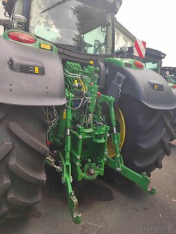 Traktor John Deere 6215R - 7