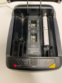 Automatická nabíječka AA, AAA, C, D a 9V baterií - 7