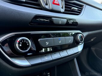 Hyundai i30 1.6crdi combi plus automat - 7