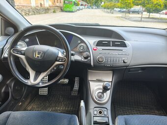 Prodám Honda Civic,1.8 benzín,103 kW,automat - 7