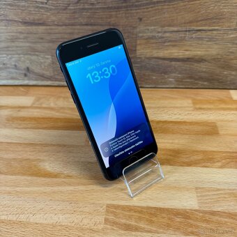 iPhone SE 2022 128GB, černý, 100% baterie (12 měsíců záruka) - 7