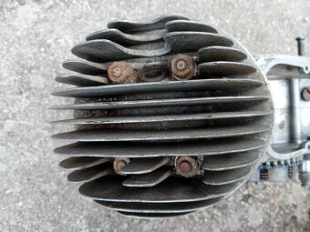Motor Jawa-čz 150 - 7