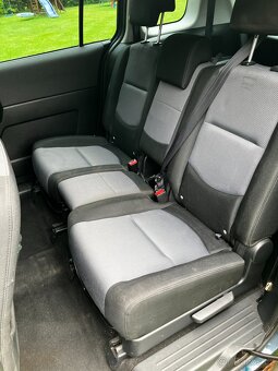 Mazda 5 2.0 D 81kW r.v 2006 7 míst - 7