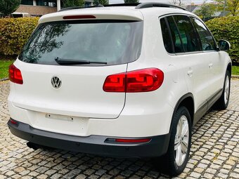Volkswagen Tiguan 2.0TSI 4x4 AUT SERVISKA TAŽNÉ - 7