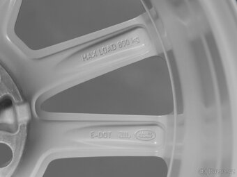 Zimní sada Land Rover R19 235/65/19 5x120 TPMS nejetá(1504T) - 7