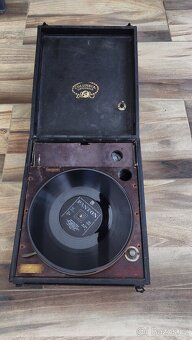 Prodám americký gramofon od Columbia na kliku . - 7