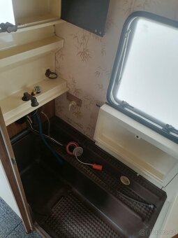 Karavan Burstner, Koupelna , Topení - 7