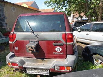 Nissan Terrano II. 2,7. TDI - 7