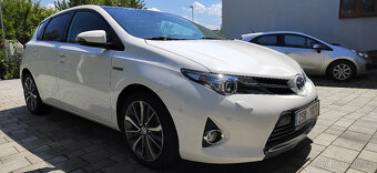 Toyota Auris 1,8 HYBRID, najeto 83.500 km, rok výroby 2013 - 7