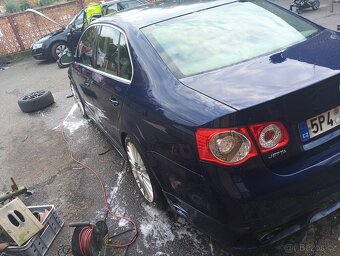 VW Jetta 1.9tdi 77kw na SMS nereagují - 7