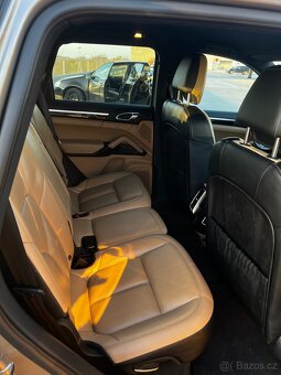 Porsche Cayenne - 7