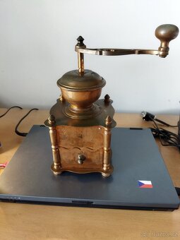 krásný mosazný mlýnek - 7