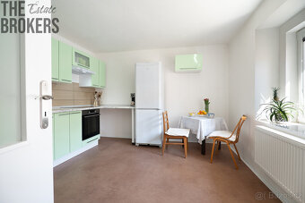 Prodej rodinného domu  4+1-170m2, garáž, pozemek 672m2 - 7