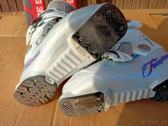 Kompletní vybavení pro děti na lyže. - 7