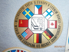 hokejové puky,plátěný hokejový kalendář,samolepky MS - 7