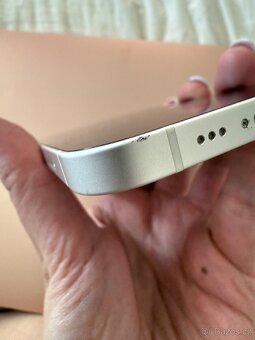 iPhone 12 128 GB bílý - 7