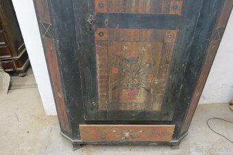 Malovaná skříň ze Šumavy - 7