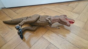 Dinosaurus na dálkové ovládání - 7