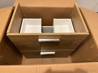 Koupelnová sestava s umyvadlem zrcadlem a osvětlením VitrA M - 7