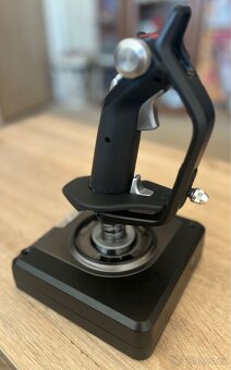 Saitek X52 Pro Flight Control System - 7