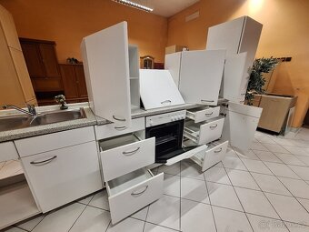 Kuchyňská linka včetně spotřebičů - 7