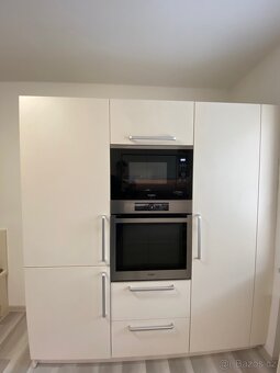 Pronájem moderního bytu 2+1 o výměře 57 m2 - 7