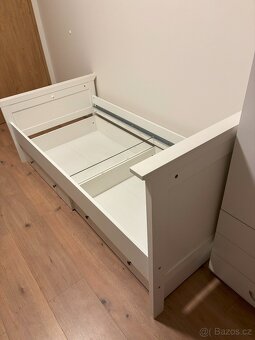 Prodám bílou rustikální postel se šuplíky - 7
