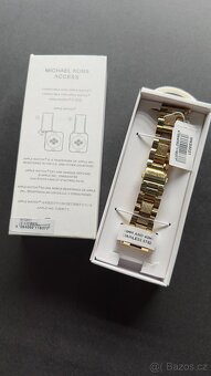 Apple watch se 2nd generace 40mm top stav Michael Kors - 7