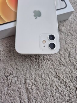 iPhone 12 64gb baterie 93% - 7
