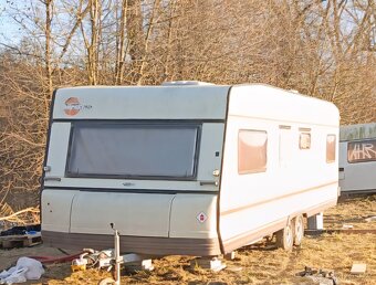 Velký autobus přestavbě na rekreační objekt - 7