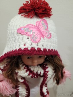 Pěkná panenka s doplňky..šála a čepice - 7