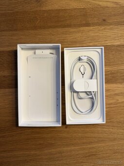 Apple iPhone 16 Pro Black Titanium - 7