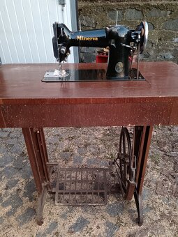 Prodám šlapací šicí stroj Minerva - 7