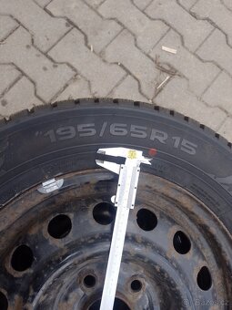 Zimní pneu,195/65r15 - 7