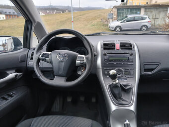 Toyota Auris 1.6i 97Kw KLIMA serviska - 7