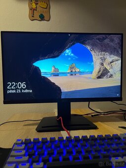 PC intel core i7-6700, AMD Radeon RX 580 - 7