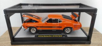 Modely aut 1/24 - M2 Machines - 7
